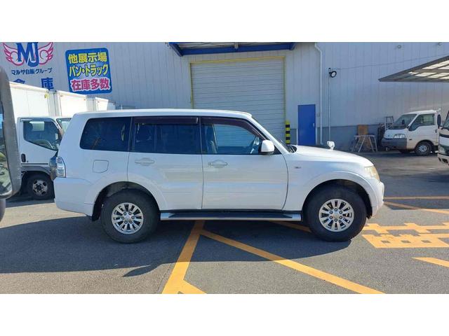 パジェロ ロング　ＧＲ　４ＷＤ　ドライブレコーダー　ＥＴＣ　バックカメラ　ナビ　ＴＶ　アルミホイール　キーレスエントリー　電動格納ミラー　ＡＴ　盗難防止システム　衝突安全ボディ　ＣＤ　ＵＳＢ　ＡＢＳ　ＥＳＣ　エアコン（18枚目）