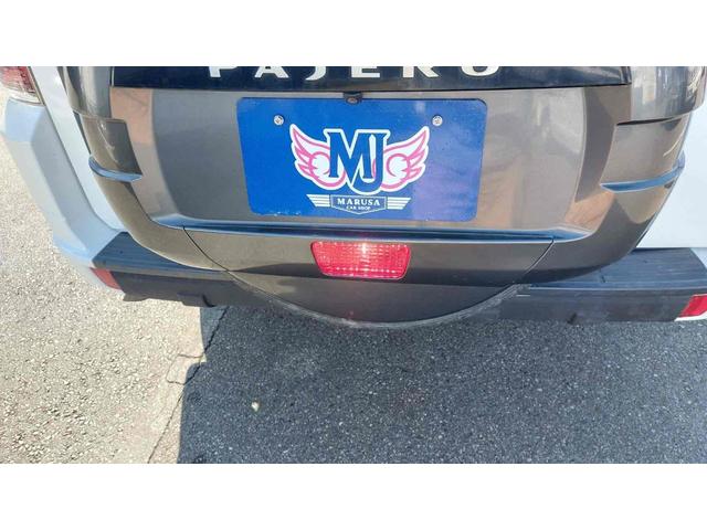 パジェロ ロング　ＧＲ　４ＷＤ　ドライブレコーダー　ＥＴＣ　バックカメラ　ナビ　ＴＶ　アルミホイール　キーレスエントリー　電動格納ミラー　ＡＴ　盗難防止システム　衝突安全ボディ　ＣＤ　ＵＳＢ　ＡＢＳ　ＥＳＣ　エアコン（21枚目）