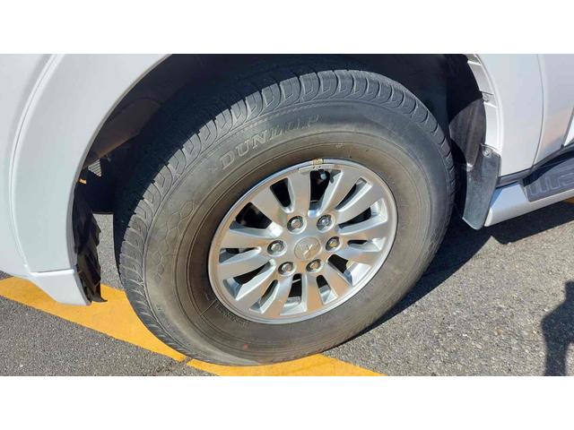 パジェロ ロング　ＧＲ　４ＷＤ　ドライブレコーダー　ＥＴＣ　バックカメラ　ナビ　ＴＶ　アルミホイール　キーレスエントリー　電動格納ミラー　ＡＴ　盗難防止システム　衝突安全ボディ　ＣＤ　ＵＳＢ　ＡＢＳ　ＥＳＣ　エアコン（25枚目）