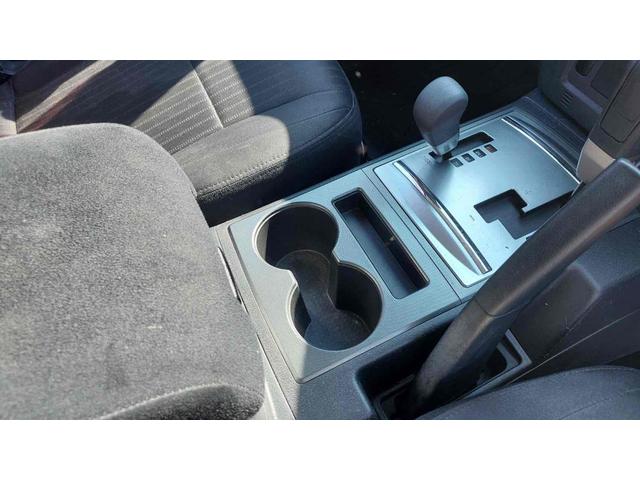 パジェロ ロング　ＧＲ　４ＷＤ　ドライブレコーダー　ＥＴＣ　バックカメラ　ナビ　ＴＶ　アルミホイール　キーレスエントリー　電動格納ミラー　ＡＴ　盗難防止システム　衝突安全ボディ　ＣＤ　ＵＳＢ　ＡＢＳ　ＥＳＣ　エアコン（29枚目）