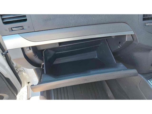 パジェロ ロング　ＧＲ　４ＷＤ　ドライブレコーダー　ＥＴＣ　バックカメラ　ナビ　ＴＶ　アルミホイール　キーレスエントリー　電動格納ミラー　ＡＴ　盗難防止システム　衝突安全ボディ　ＣＤ　ＵＳＢ　ＡＢＳ　ＥＳＣ　エアコン（35枚目）