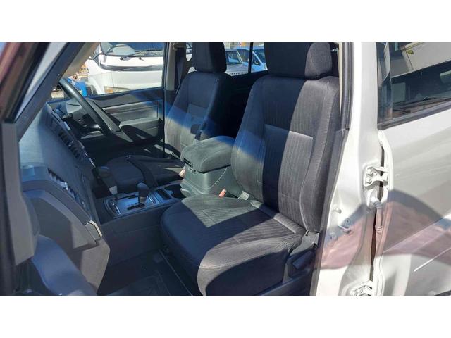 パジェロ ロング　ＧＲ　４ＷＤ　ドライブレコーダー　ＥＴＣ　バックカメラ　ナビ　ＴＶ　アルミホイール　キーレスエントリー　電動格納ミラー　ＡＴ　盗難防止システム　衝突安全ボディ　ＣＤ　ＵＳＢ　ＡＢＳ　ＥＳＣ　エアコン（37枚目）