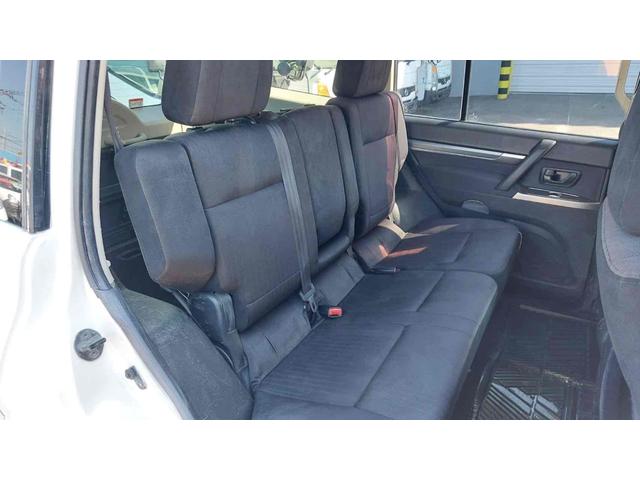 パジェロ ロング　ＧＲ　４ＷＤ　ドライブレコーダー　ＥＴＣ　バックカメラ　ナビ　ＴＶ　アルミホイール　キーレスエントリー　電動格納ミラー　ＡＴ　盗難防止システム　衝突安全ボディ　ＣＤ　ＵＳＢ　ＡＢＳ　ＥＳＣ　エアコン（41枚目）