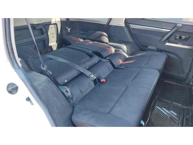 パジェロ ロング　ＧＲ　４ＷＤ　ドライブレコーダー　ＥＴＣ　バックカメラ　ナビ　ＴＶ　アルミホイール　キーレスエントリー　電動格納ミラー　ＡＴ　盗難防止システム　衝突安全ボディ　ＣＤ　ＵＳＢ　ＡＢＳ　ＥＳＣ　エアコン（42枚目）