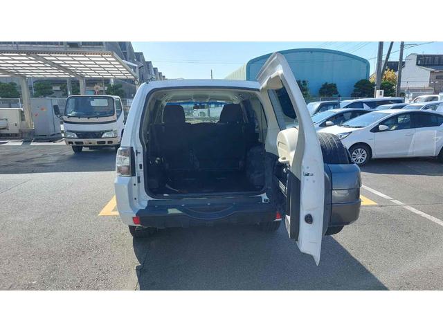 パジェロ ロング　ＧＲ　４ＷＤ　ドライブレコーダー　ＥＴＣ　バックカメラ　ナビ　ＴＶ　アルミホイール　キーレスエントリー　電動格納ミラー　ＡＴ　盗難防止システム　衝突安全ボディ　ＣＤ　ＵＳＢ　ＡＢＳ　ＥＳＣ　エアコン（43枚目）