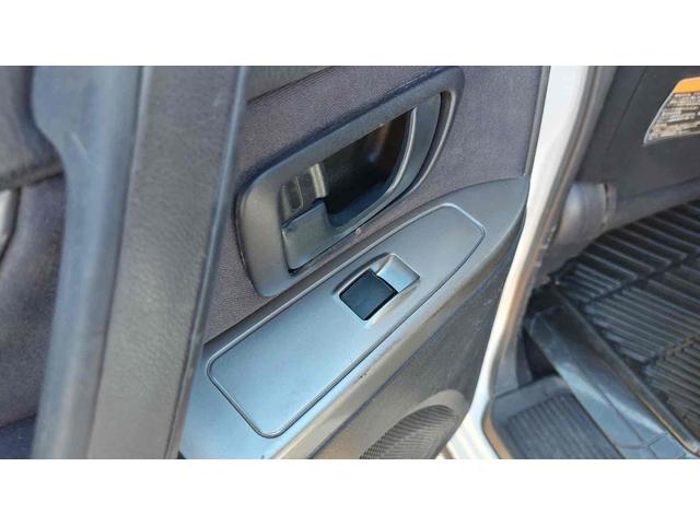 パジェロ ロング　ＧＲ　４ＷＤ　ドライブレコーダー　ＥＴＣ　バックカメラ　ナビ　ＴＶ　アルミホイール　キーレスエントリー　電動格納ミラー　ＡＴ　盗難防止システム　衝突安全ボディ　ＣＤ　ＵＳＢ　ＡＢＳ　ＥＳＣ　エアコン（55枚目）