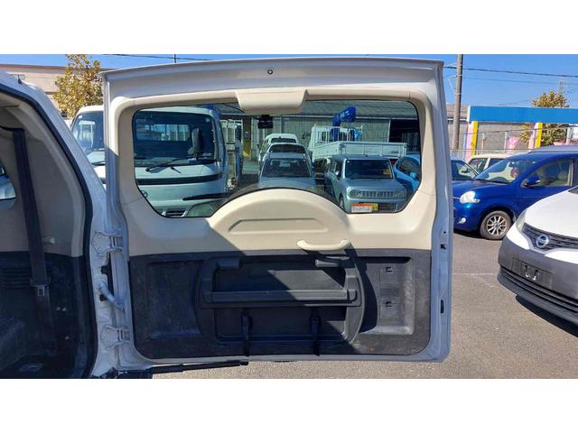 パジェロ ロング　ＧＲ　４ＷＤ　ドライブレコーダー　ＥＴＣ　バックカメラ　ナビ　ＴＶ　アルミホイール　キーレスエントリー　電動格納ミラー　ＡＴ　盗難防止システム　衝突安全ボディ　ＣＤ　ＵＳＢ　ＡＢＳ　ＥＳＣ　エアコン（56枚目）