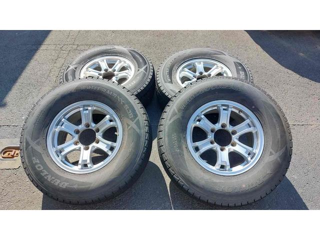 パジェロ ロング　ＧＲ　４ＷＤ　ドライブレコーダー　ＥＴＣ　バックカメラ　ナビ　ＴＶ　アルミホイール　キーレスエントリー　電動格納ミラー　ＡＴ　盗難防止システム　衝突安全ボディ　ＣＤ　ＵＳＢ　ＡＢＳ　ＥＳＣ　エアコン（63枚目）