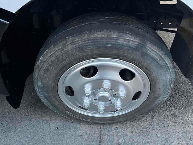 アトラストラック 　１．３５ｔ　はね上げゲート　階段付き　外装仕上げ済み　ＡＴ　後輪ダブル　バックカメラ　電動格納ミラー　エアコン　パワーウィンドウ　運転席エアバッグ　長さ３０７ｃｍ　幅１６４ｃｍ　高さ１８６ｃｍ（20枚目）