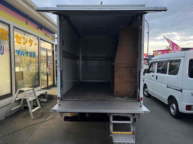 アトラストラック 　１．３５ｔ　はね上げゲート　階段付き　外装仕上げ済み　ＡＴ　後輪ダブル　バックカメラ　電動格納ミラー　エアコン　パワーウィンドウ　運転席エアバッグ　長さ３０７ｃｍ　幅１６４ｃｍ　高さ１８６ｃｍ（23枚目）