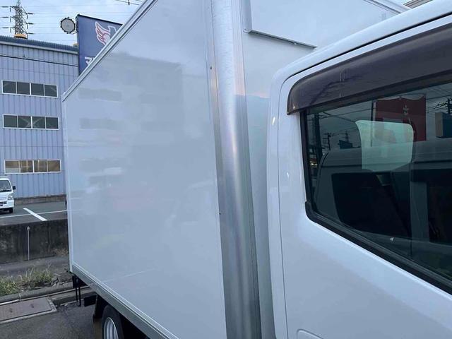 アトラストラック 　１．３５ｔ　はね上げゲート　階段付き　外装仕上げ済み　ＡＴ　後輪ダブル　バックカメラ　電動格納ミラー　エアコン　パワーウィンドウ　運転席エアバッグ　長さ３０７ｃｍ　幅１６４ｃｍ　高さ１８６ｃｍ（24枚目）