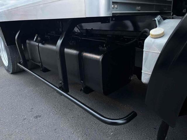 アトラストラック 　１．３５ｔ　はね上げゲート　階段付き　外装仕上げ済み　ＡＴ　後輪ダブル　バックカメラ　電動格納ミラー　エアコン　パワーウィンドウ　運転席エアバッグ　長さ３０７ｃｍ　幅１６４ｃｍ　高さ１８６ｃｍ（37枚目）