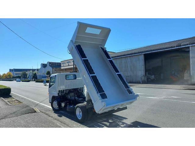 キャンター 　３ｔトラック　ダンプ　低床　ＡＴ　後輪ダブル　レーンアシスト　ＥＴＣ　キーレスエントリー　ターボ　エアコン　パワーウィンドウ　運転席エアバッグ　外装板金ペイント　コボレーン　中間ピン（7枚目）