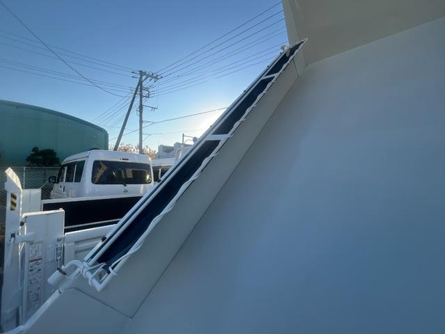 デュトロ 全低床超強化ダンプ　２ｔ強化ダンプ　　外装板金ペイント　低床　５速マニュアル　トラック　ＭＴ　後輪ダブル　ターボ　エアコン　パワーウィンドウ　運転席エアバック　総重量４８９５ｋｇ（63枚目）