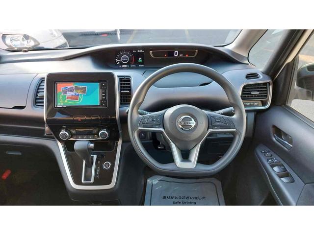 セレナ Ｓ　バックカメラ　ナビ　ＴＶ　オートクルーズコントロール　衝突被害軽減システム　両側スライド・片側電動　オートライト　スマートキー　電動格納ミラー　３列シート　ＣＶＴ　アルミホイール　ＣＤ　ＤＶＤ再生（2枚目）