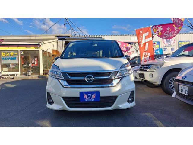 セレナ Ｓ　バックカメラ　ナビ　ＴＶ　オートクルーズコントロール　衝突被害軽減システム　両側スライド・片側電動　オートライト　スマートキー　電動格納ミラー　３列シート　ＣＶＴ　アルミホイール　ＣＤ　ＤＶＤ再生（12枚目）