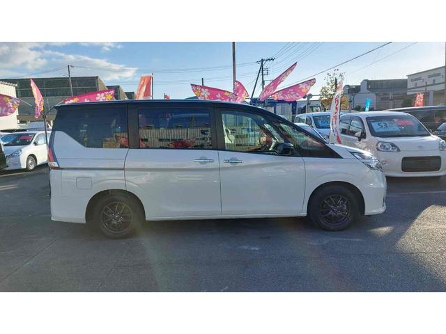 セレナ Ｓ　バックカメラ　ナビ　ＴＶ　オートクルーズコントロール　衝突被害軽減システム　両側スライド・片側電動　オートライト　スマートキー　電動格納ミラー　３列シート　ＣＶＴ　アルミホイール　ＣＤ　ＤＶＤ再生（14枚目）