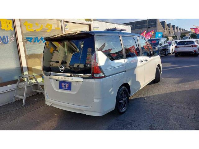 セレナ Ｓ　バックカメラ　ナビ　ＴＶ　オートクルーズコントロール　衝突被害軽減システム　両側スライド・片側電動　オートライト　スマートキー　電動格納ミラー　３列シート　ＣＶＴ　アルミホイール　ＣＤ　ＤＶＤ再生（15枚目）