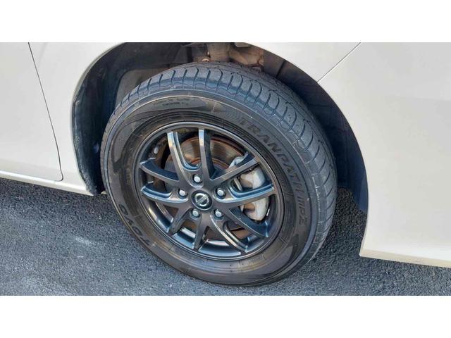 セレナ Ｓ　バックカメラ　ナビ　ＴＶ　オートクルーズコントロール　衝突被害軽減システム　両側スライド・片側電動　オートライト　スマートキー　電動格納ミラー　３列シート　ＣＶＴ　アルミホイール　ＣＤ　ＤＶＤ再生（19枚目）