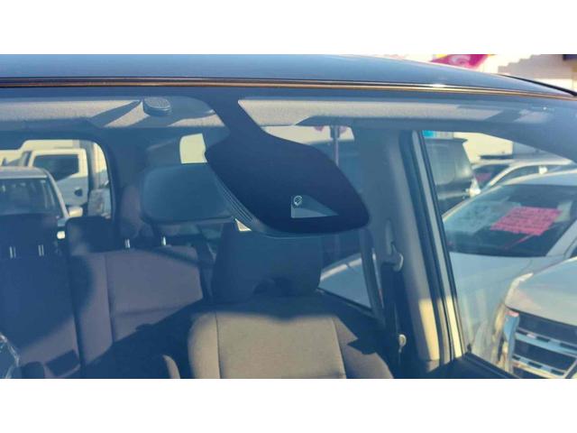 セレナ Ｓ　バックカメラ　ナビ　ＴＶ　オートクルーズコントロール　衝突被害軽減システム　両側スライド・片側電動　オートライト　スマートキー　電動格納ミラー　３列シート　ＣＶＴ　アルミホイール　ＣＤ　ＤＶＤ再生（31枚目）