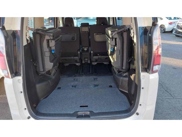 セレナ Ｓ　バックカメラ　ナビ　ＴＶ　オートクルーズコントロール　衝突被害軽減システム　両側スライド・片側電動　オートライト　スマートキー　電動格納ミラー　３列シート　ＣＶＴ　アルミホイール　ＣＤ　ＤＶＤ再生（34枚目）