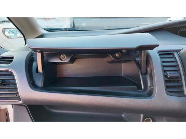 セレナ Ｓ　バックカメラ　ナビ　ＴＶ　オートクルーズコントロール　衝突被害軽減システム　両側スライド・片側電動　オートライト　スマートキー　電動格納ミラー　３列シート　ＣＶＴ　アルミホイール　ＣＤ　ＤＶＤ再生（50枚目）