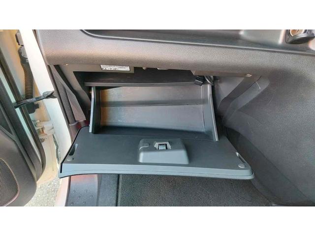 セレナ Ｓ　バックカメラ　ナビ　ＴＶ　オートクルーズコントロール　衝突被害軽減システム　両側スライド・片側電動　オートライト　スマートキー　電動格納ミラー　３列シート　ＣＶＴ　アルミホイール　ＣＤ　ＤＶＤ再生（51枚目）