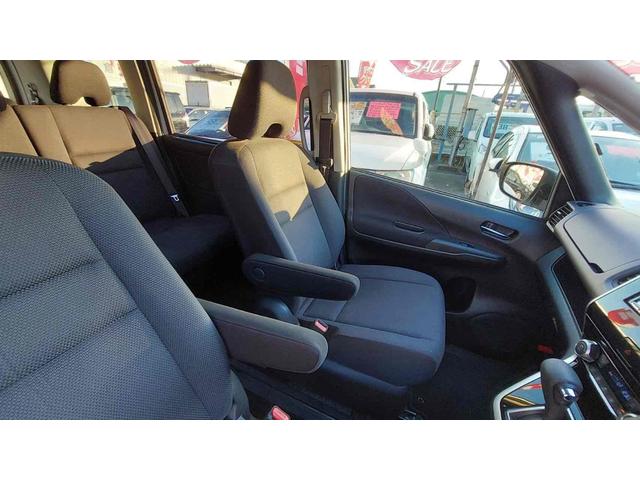 セレナ Ｓ　バックカメラ　ナビ　ＴＶ　オートクルーズコントロール　衝突被害軽減システム　両側スライド・片側電動　オートライト　スマートキー　電動格納ミラー　３列シート　ＣＶＴ　アルミホイール　ＣＤ　ＤＶＤ再生（55枚目）