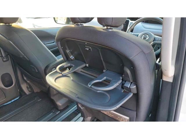 セレナ Ｓ　バックカメラ　ナビ　ＴＶ　オートクルーズコントロール　衝突被害軽減システム　両側スライド・片側電動　オートライト　スマートキー　電動格納ミラー　３列シート　ＣＶＴ　アルミホイール　ＣＤ　ＤＶＤ再生（56枚目）