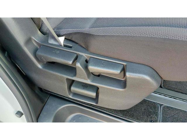 セレナ Ｓ　バックカメラ　ナビ　ＴＶ　オートクルーズコントロール　衝突被害軽減システム　両側スライド・片側電動　オートライト　スマートキー　電動格納ミラー　３列シート　ＣＶＴ　アルミホイール　ＣＤ　ＤＶＤ再生（60枚目）