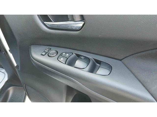 セレナ Ｓ　バックカメラ　ナビ　ＴＶ　オートクルーズコントロール　衝突被害軽減システム　両側スライド・片側電動　オートライト　スマートキー　電動格納ミラー　３列シート　ＣＶＴ　アルミホイール　ＣＤ　ＤＶＤ再生（68枚目）