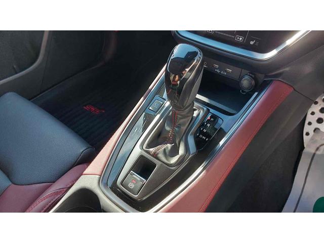 レヴォーグ ＳＴＩスポーツ　ＥＸ　４ＷＤ　ワンオーナー　ＥＴＣ　全周囲カメラ　ナビ　ＴＶ　オートクルーズコントロール　衝突被害軽減システム　アルミホイール　オートライト　ＬＥＤヘッドランプ　パワーシート　ターボ　スマートキー（5枚目）