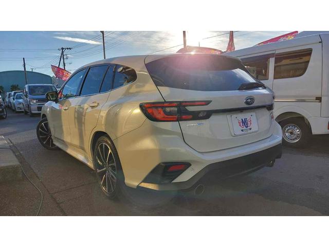 レヴォーグ ＳＴＩスポーツ　ＥＸ　４ＷＤ　ワンオーナー　ＥＴＣ　全周囲カメラ　ナビ　ＴＶ　オートクルーズコントロール　衝突被害軽減システム　アルミホイール　オートライト　ＬＥＤヘッドランプ　パワーシート　ターボ　スマートキー（17枚目）