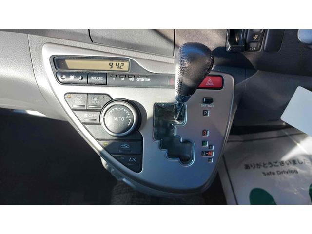 アイシス プラタナ　Ｕセレクション　ドライブレコーダー　ＥＴＣ　バックカメラ　ナビ　ＴＶ　両側電動スライドドア　ＨＩＤ　電動リアゲート　スマートキー　電動格納ミラー　３列シート　ＣＶＴ　アルミホイール　ＣＤ　ＤＶＤ再生（6枚目）