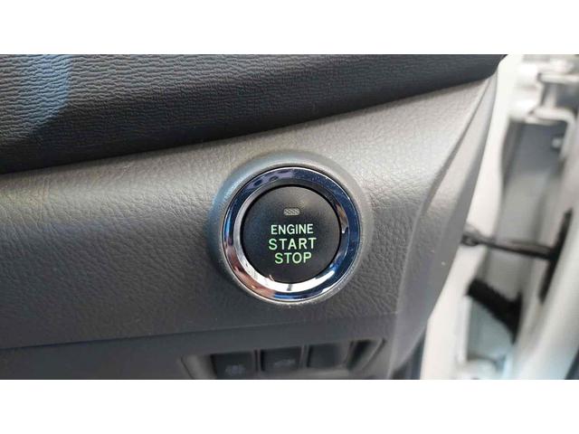 アイシス プラタナ　Ｕセレクション　ドライブレコーダー　ＥＴＣ　バックカメラ　ナビ　ＴＶ　両側電動スライドドア　ＨＩＤ　電動リアゲート　スマートキー　電動格納ミラー　３列シート　ＣＶＴ　アルミホイール　ＣＤ　ＤＶＤ再生（10枚目）