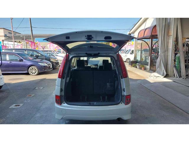 アイシス プラタナ　Ｕセレクション　ドライブレコーダー　ＥＴＣ　バックカメラ　ナビ　ＴＶ　両側電動スライドドア　ＨＩＤ　電動リアゲート　スマートキー　電動格納ミラー　３列シート　ＣＶＴ　アルミホイール　ＣＤ　ＤＶＤ再生（18枚目）