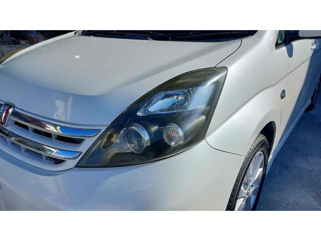 アイシス プラタナ　Ｕセレクション　ドライブレコーダー　ＥＴＣ　バックカメラ　ナビ　ＴＶ　両側電動スライドドア　ＨＩＤ　電動リアゲート　スマートキー　電動格納ミラー　３列シート　ＣＶＴ　アルミホイール　ＣＤ　ＤＶＤ再生（31枚目）