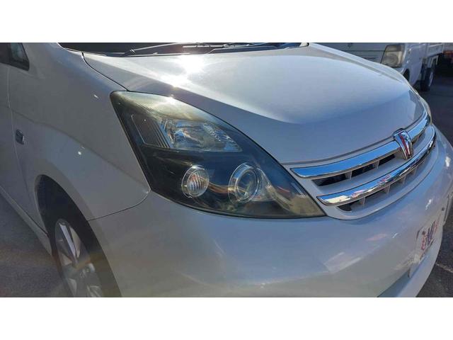 アイシス プラタナ　Ｕセレクション　ドライブレコーダー　ＥＴＣ　バックカメラ　ナビ　ＴＶ　両側電動スライドドア　ＨＩＤ　電動リアゲート　スマートキー　電動格納ミラー　３列シート　ＣＶＴ　アルミホイール　ＣＤ　ＤＶＤ再生（32枚目）