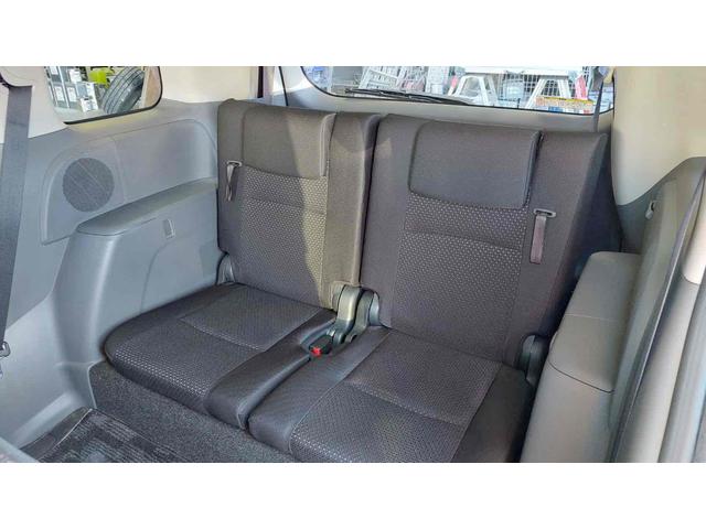 アイシス プラタナ　Ｕセレクション　ドライブレコーダー　ＥＴＣ　バックカメラ　ナビ　ＴＶ　両側電動スライドドア　ＨＩＤ　電動リアゲート　スマートキー　電動格納ミラー　３列シート　ＣＶＴ　アルミホイール　ＣＤ　ＤＶＤ再生（41枚目）