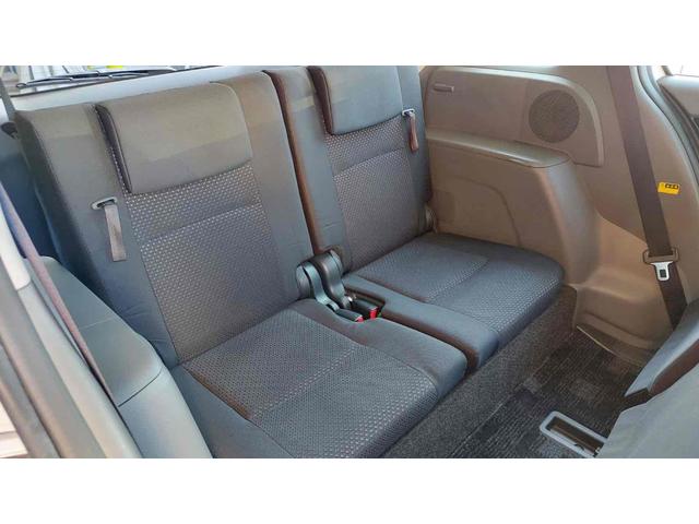 アイシス プラタナ　Ｕセレクション　ドライブレコーダー　ＥＴＣ　バックカメラ　ナビ　ＴＶ　両側電動スライドドア　ＨＩＤ　電動リアゲート　スマートキー　電動格納ミラー　３列シート　ＣＶＴ　アルミホイール　ＣＤ　ＤＶＤ再生（42枚目）