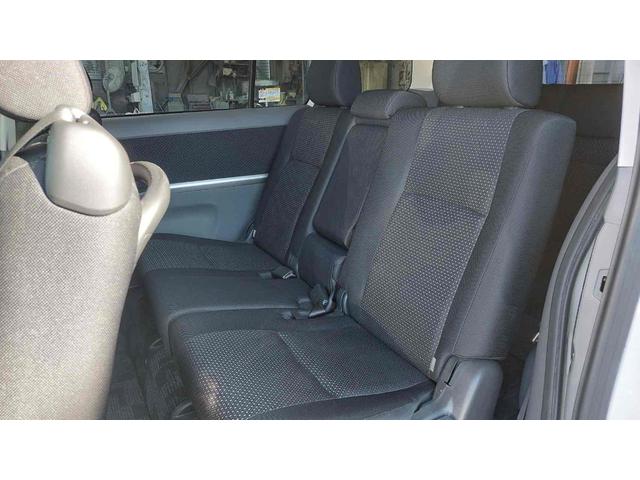 アイシス プラタナ　Ｕセレクション　ドライブレコーダー　ＥＴＣ　バックカメラ　ナビ　ＴＶ　両側電動スライドドア　ＨＩＤ　電動リアゲート　スマートキー　電動格納ミラー　３列シート　ＣＶＴ　アルミホイール　ＣＤ　ＤＶＤ再生（43枚目）