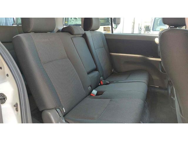 アイシス プラタナ　Ｕセレクション　ドライブレコーダー　ＥＴＣ　バックカメラ　ナビ　ＴＶ　両側電動スライドドア　ＨＩＤ　電動リアゲート　スマートキー　電動格納ミラー　３列シート　ＣＶＴ　アルミホイール　ＣＤ　ＤＶＤ再生（44枚目）