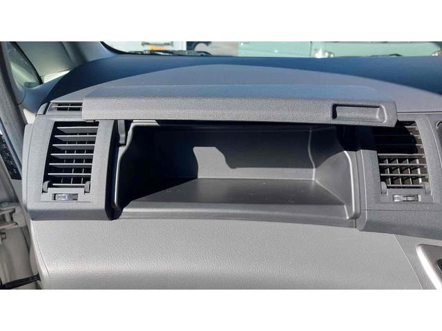 アイシス プラタナ　Ｕセレクション　ドライブレコーダー　ＥＴＣ　バックカメラ　ナビ　ＴＶ　両側電動スライドドア　ＨＩＤ　電動リアゲート　スマートキー　電動格納ミラー　３列シート　ＣＶＴ　アルミホイール　ＣＤ　ＤＶＤ再生（54枚目）