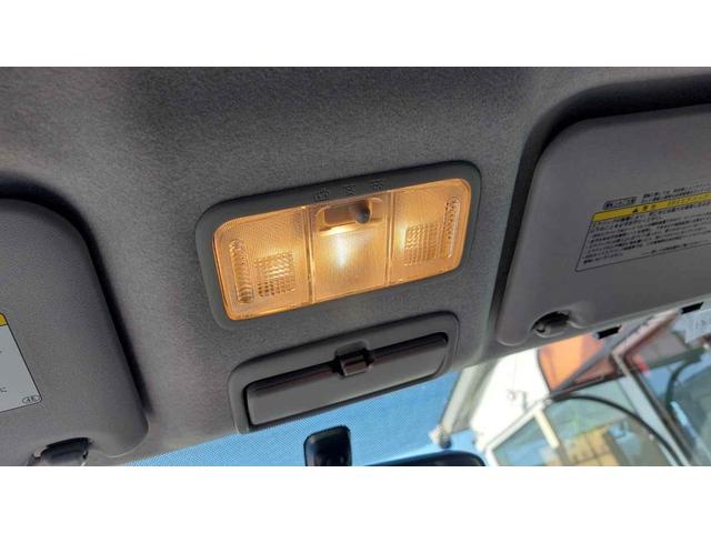 アイシス プラタナ　Ｕセレクション　ドライブレコーダー　ＥＴＣ　バックカメラ　ナビ　ＴＶ　両側電動スライドドア　ＨＩＤ　電動リアゲート　スマートキー　電動格納ミラー　３列シート　ＣＶＴ　アルミホイール　ＣＤ　ＤＶＤ再生（56枚目）