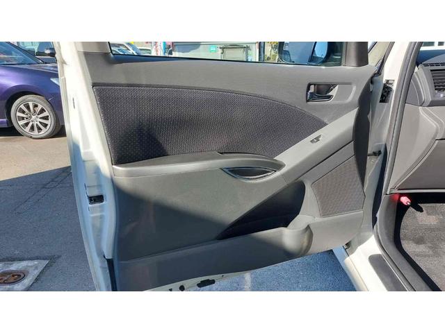 アイシス プラタナ　Ｕセレクション　ドライブレコーダー　ＥＴＣ　バックカメラ　ナビ　ＴＶ　両側電動スライドドア　ＨＩＤ　電動リアゲート　スマートキー　電動格納ミラー　３列シート　ＣＶＴ　アルミホイール　ＣＤ　ＤＶＤ再生（66枚目）