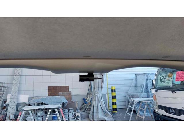 アイシス プラタナ　Ｕセレクション　ドライブレコーダー　ＥＴＣ　バックカメラ　ナビ　ＴＶ　両側電動スライドドア　ＨＩＤ　電動リアゲート　スマートキー　電動格納ミラー　３列シート　ＣＶＴ　アルミホイール　ＣＤ　ＤＶＤ再生（73枚目）