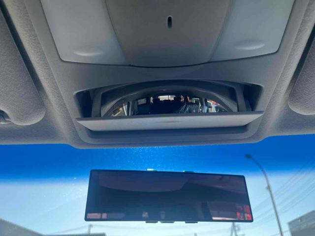 エルグランド ２５０ハイウェイスター　ＥＴＣ　全周囲カメラ　ナビ　ＴＶ　両側電動スライドドア　オートライト　ＨＩＤ　スマートキー　電動格納ミラー　３列シート　フルフラット　ハーフレザーシート　オットマン　ＣＶＴ　アルミホイール　ＣＤ（12枚目）