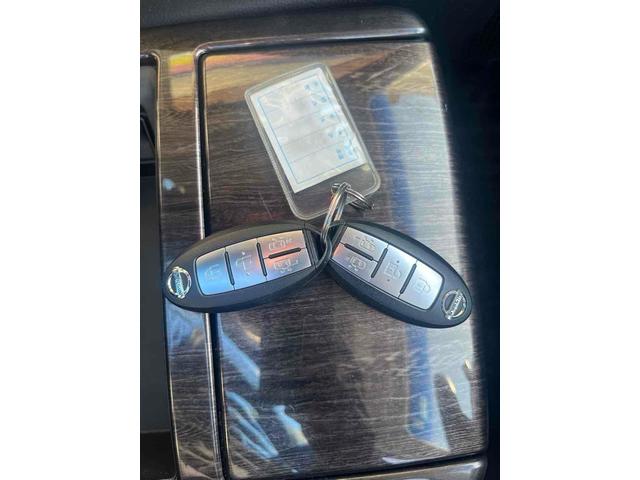 エルグランド ２５０ハイウェイスター　ＥＴＣ　全周囲カメラ　ナビ　ＴＶ　両側電動スライドドア　オートライト　ＨＩＤ　スマートキー　電動格納ミラー　３列シート　フルフラット　ハーフレザーシート　オットマン　ＣＶＴ　アルミホイール　ＣＤ（13枚目）