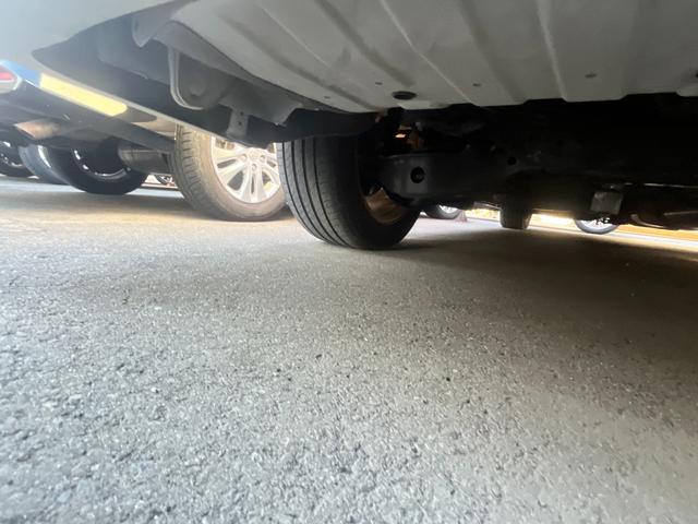 エルグランド ２５０ハイウェイスター　ＥＴＣ　全周囲カメラ　ナビ　ＴＶ　両側電動スライドドア　オートライト　ＨＩＤ　スマートキー　電動格納ミラー　３列シート　フルフラット　ハーフレザーシート　オットマン　ＣＶＴ　アルミホイール　ＣＤ（54枚目）