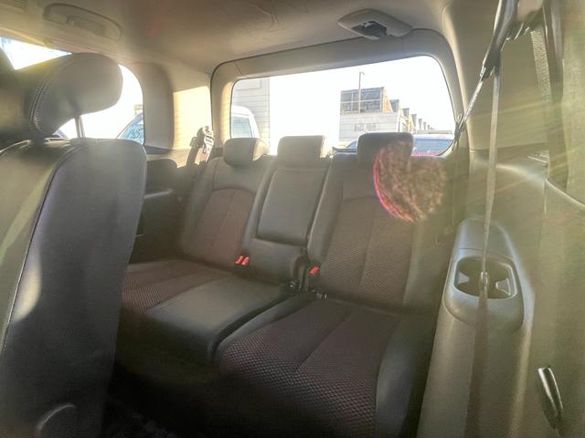 エルグランド ２５０ハイウェイスター　ＥＴＣ　全周囲カメラ　ナビ　ＴＶ　両側電動スライドドア　オートライト　ＨＩＤ　スマートキー　電動格納ミラー　３列シート　フルフラット　ハーフレザーシート　オットマン　ＣＶＴ　アルミホイール　ＣＤ（62枚目）